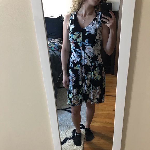 Floral Loose-Fitted Dress - Picture 2 of 3